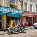 All kinds of fast food joints in rue Mouffetard. Au P'tit Grec at no. 66 is famous for its crepes